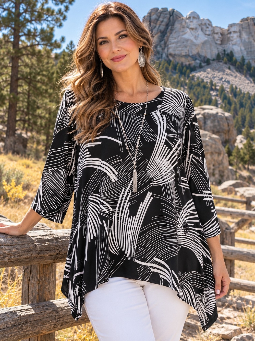 Alfred Dunner Women’s 2X Black White Abstract Print Tunic Top Necklace NWT